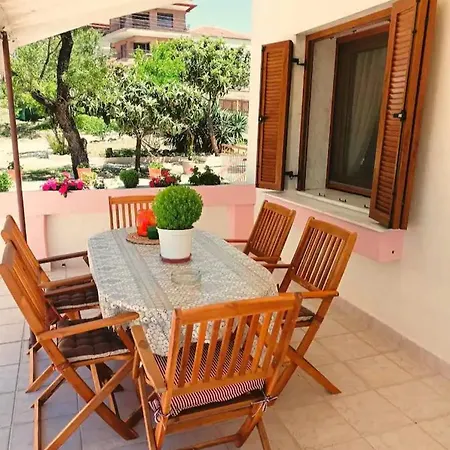 Holiday home Family And Friends Villa, City Center, 50 Mtrs From Sea Level Neos Marmaras